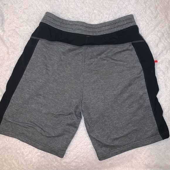 Under Armour Men’s Athletic shorts - Picture 8 of 9